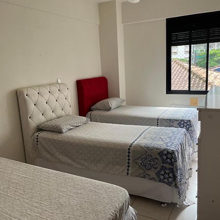 Apartamento Amplo A Menos De 400 Metros Da Praia Localizado Proximo A Praca Da Brunella, Area Nobre Do Guaruja. エクステリア 写真